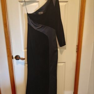 ESCADA COUTURE- One Shoulder Blk Velvet and Satin Evening Gown Size 36